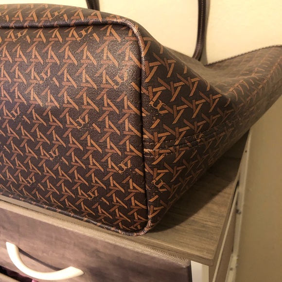 Tory Burch ever ready tote - Picture 10 of 15